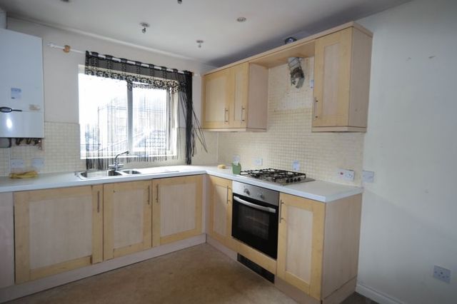  Image of 2 bedroom Flat for sale in Waterside Close London SE28 at Waterside Close  Central Thamesmead, SE28 0GS