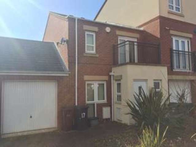  Image of 3 bedroom Semi-Detached house to rent in Waterside Close Wolverhampton WV2 at Waterside Close  Wolverhampton, WV2 1HN
