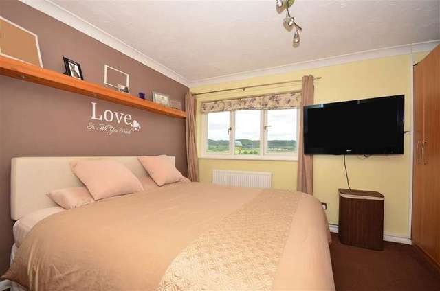  Image of 2 bedroom End of Terrace for sale in Watts Close Snodland ME6 at Snodland Kent Snodland, ME6 5TA