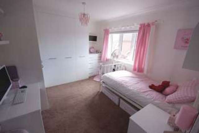  Image of 4 bedroom Detached house for sale in Wellington Drive Lee-on-the-Solent PO13 at Wellington Drive  Lee-On-The-Solent, PO13 8FZ