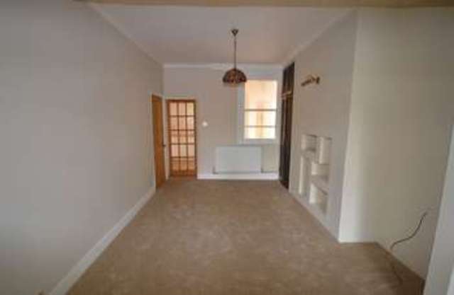  Image of 3 bedroom Semi-Detached house to rent in Dobbins Lane Wendover Aylesbury HP22 at Dobbins Lane  Wendover, HP22 6DH
