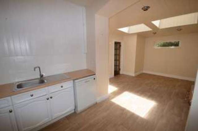  Image of 3 bedroom Semi-Detached house to rent in Dobbins Lane Wendover Aylesbury HP22 at Dobbins Lane  Wendover, HP22 6DH