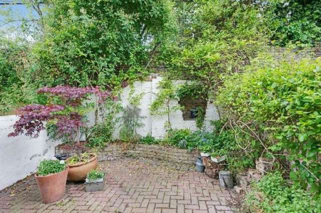  Image of 2 bedroom Flat for sale in West End Lane London NW6 at West Cottages  West Hampstead, NW6 1RJ