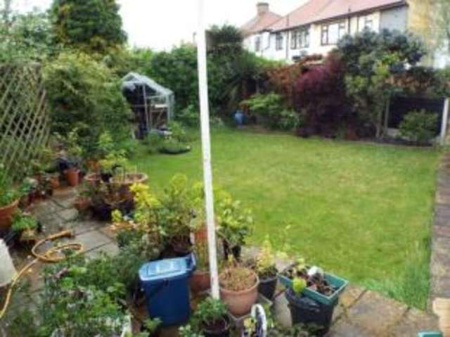  Image of 2 bedroom Bungalow for sale in Exford Avenue Westcliff-on-Sea SS0 at Westcliff-on-Sea Essex Prittlewell, SS0 0DZ