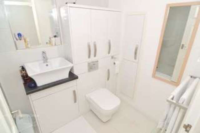 Image of 2 bedroom Flat to rent in Tower Court Westcliff Parade Westcliff-on-Sea SS0 at Westcliff Parade  Westcliff-On-Sea, SS0 7QH