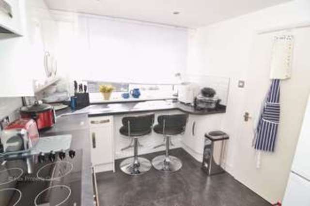  Image of 2 bedroom Flat to rent in Tower Court Westcliff Parade Westcliff-on-Sea SS0 at Westcliff Parade  Westcliff-On-Sea, SS0 7QH
