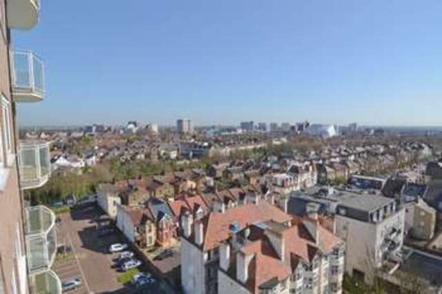  Image of 2 bedroom Flat to rent in Tower Court Westcliff Parade Westcliff-on-Sea SS0 at Westcliff Parade  Westcliff-On-Sea, SS0 7QH