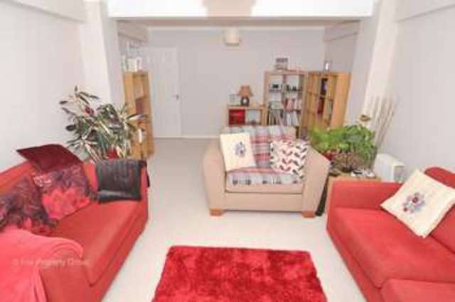  Image of 2 bedroom Flat to rent in Tower Court Westcliff Parade Westcliff-on-Sea SS0 at Westcliff Parade  Westcliff-On-Sea, SS0 7QH