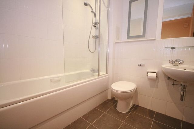  Image of 2 bedroom Flat to rent in Western Harbour Midway Edinburgh EH6 at Western Harbour Midway  Edinburgh, EH6 6PN