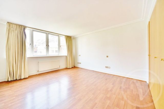  Image of 3 bedroom Flat for sale in Kidderpore Avenue London NW3 at Kidderpore Avenue Hampstead London, NW3 7SJ