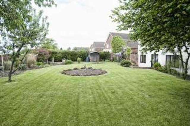  Image of 5 bedroom Detached house for sale in Westgate Road Belton Doncaster DN9 at 61 Westgate Road  Doncaster, DN9 1PY
