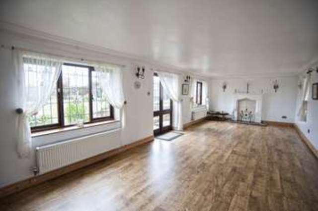  Image of 5 bedroom Detached house for sale in Westgate Road Belton Doncaster DN9 at 61 Westgate Road  Doncaster, DN9 1PY
