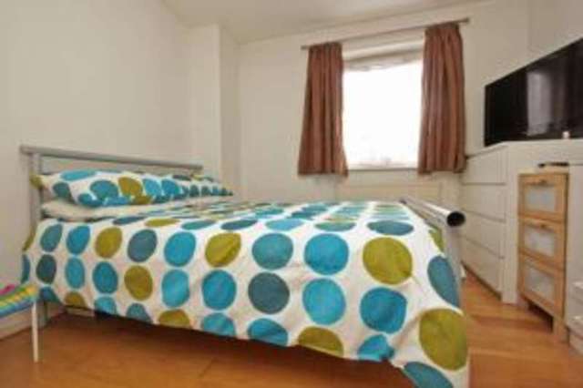  Image of 3 bedroom Flat for sale in Westwood Hill London SE26 at Upper Sydenham  Upper Sydenham, SE26 6NU