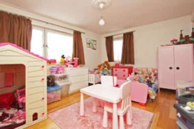  Image of 3 bedroom Flat for sale in Westwood Hill London SE26 at Upper Sydenham  Upper Sydenham, SE26 6NU