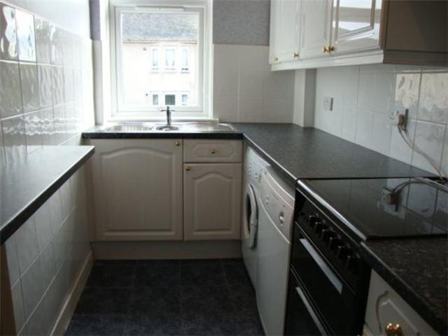  Image of 3 bedroom Flat to rent in Whitburn Street Glasgow G32 at Carntyne Glasgow Glasgow, G32 6PG