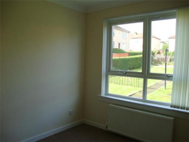  Image of 3 bedroom Flat to rent in Whitburn Street Glasgow G32 at Carntyne Glasgow Glasgow, G32 6PG
