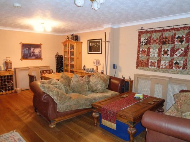  Image of 4 bedroom Terraced house for sale in Whitford Close Bretforton Evesham WR11 at Whitford Close Bretforton Evesham, WR11 7JW