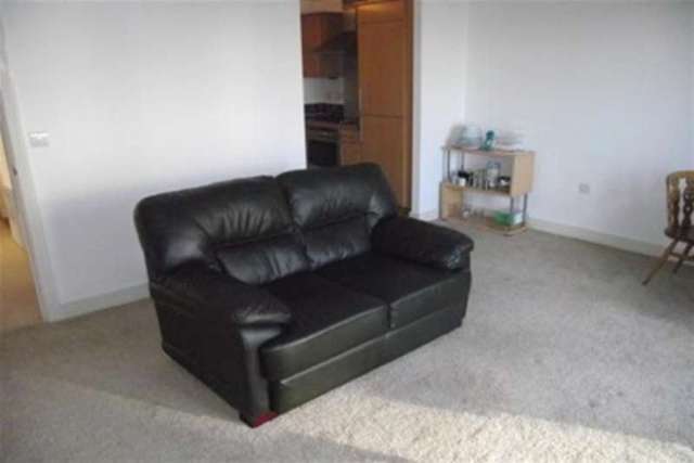  Image of 1 bedroom Flat to rent in Worsdell Drive Gateshead NE8 at Gateshead, NE8 2AF