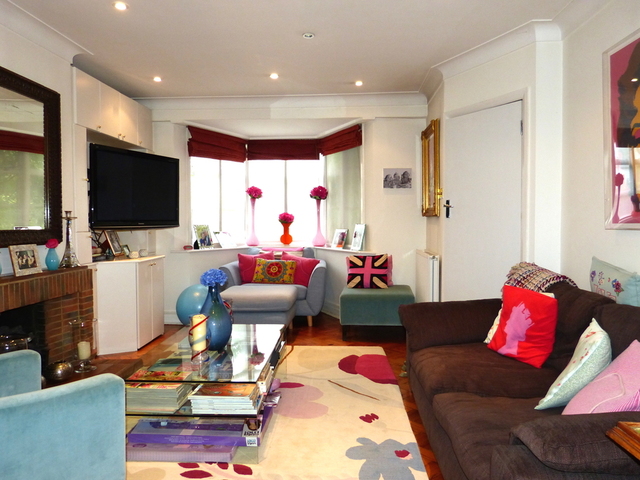  Image of 4 bedroom Semi-Detached house to rent in Willifield Way London NW11 at HAMPSTEAD GARDEN SUBURB  London, NW11 6YA