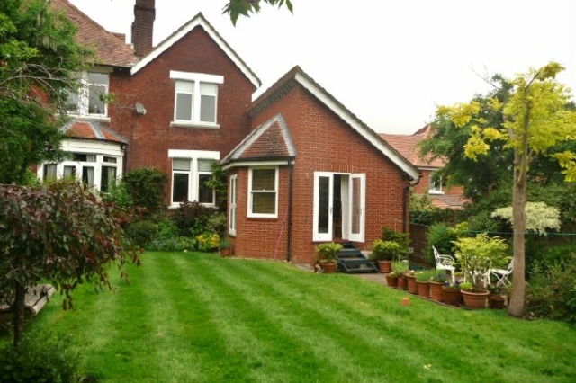  Image of 5 bedroom Detached house to rent in Willis Road Southampton SO16 at Southampton Hampshire Not specified, SO16 2NT