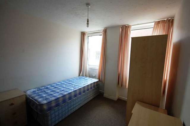  Image of 2 bedroom Flat to rent in St. Georges Street Winchester SO23 at 42-48 St. Georges Street  Winchester, SO23 8BE