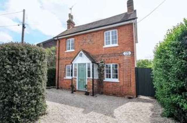  Image of 3 bedroom Detached house for sale in Windmill Road Mortimer Common Reading RG7 at Windmill Road Mortimer Common Reading, RG7 3RN