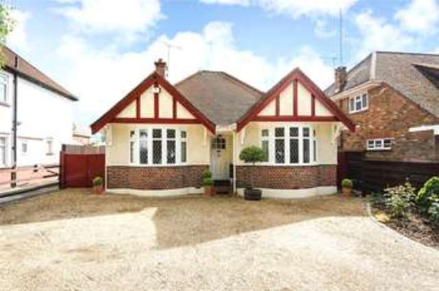  Image of 4 bedroom Detached house for sale in Windsor Road Bray Maidenhead SL6 at Maidenhead Bray Wick, SL6 2DW