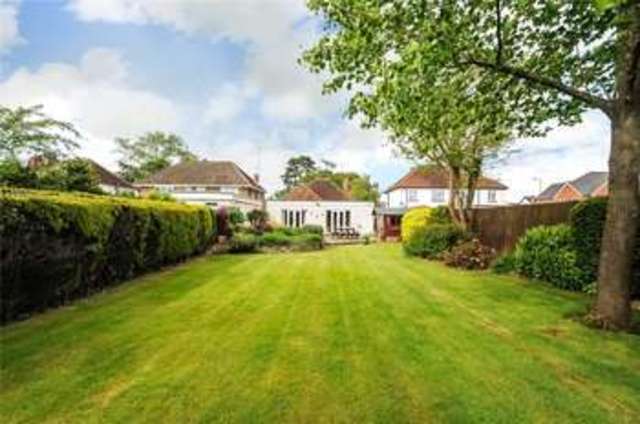  Image of 4 bedroom Detached house for sale in Windsor Road Bray Maidenhead SL6 at Maidenhead Bray Wick, SL6 2DW