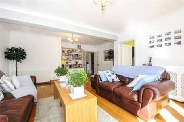  Image of 4 bedroom Detached house for sale in Windsor Road Bray Maidenhead SL6 at Maidenhead Bray Wick, SL6 2DW