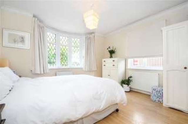  Image of 4 bedroom Detached house for sale in Windsor Road Bray Maidenhead SL6 at Maidenhead Bray Wick, SL6 2DW
