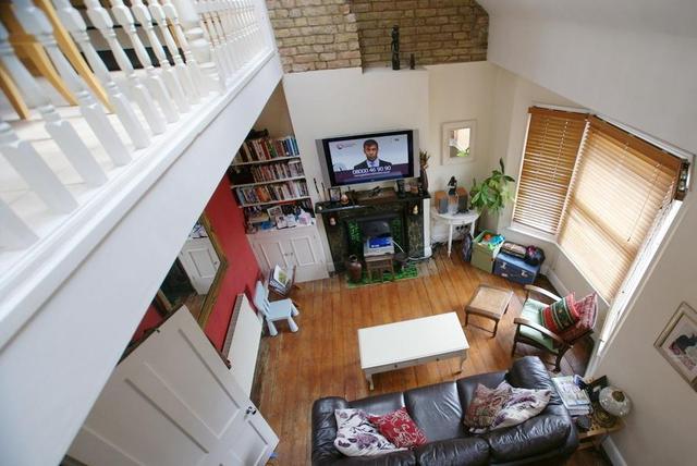  Image of 2 bedroom Flat to rent in Wingrave Road London W6 at Hammersmith  London, W6 9HF