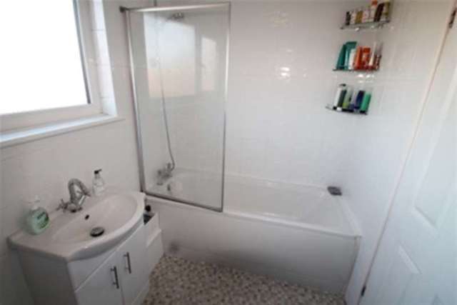  Image of 3 bedroom Detached house to rent in Wisteria Gardens Swanley BR8 at Swanley, BR8 7TY