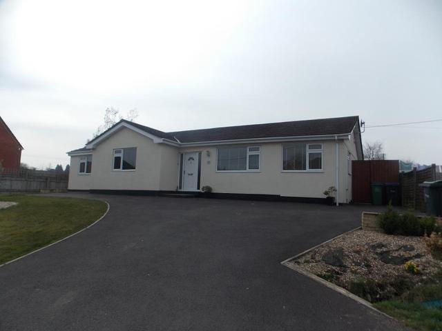 Image of 4 bedroom Bungalow to rent in Witts Lane Purton Swindon SN5 at Purton  Swindon, SN5 4ES
