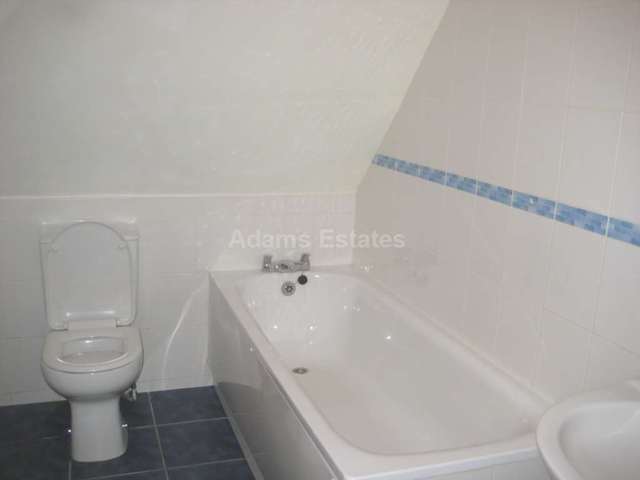  Image of 2 bedroom Flat to rent in Wokingham Road Earley Reading RG6 at Wokingham Road  Reading, RG6 1JL