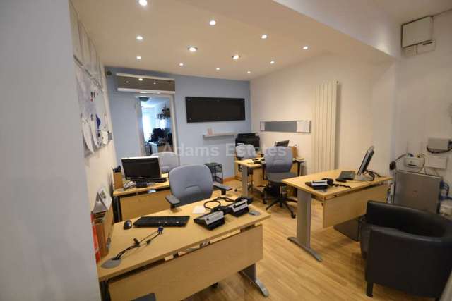  Image of Detached house to rent in Wokingham Road Earley Reading RG6 at Wokingham Road  Reading, RG6 1JL