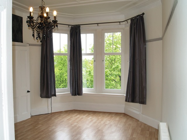  Image of 1 bedroom Flat to rent in Woodcroft Avenue Glasgow G11 at Broomhill Glasgow Glasgow, G11 7HX