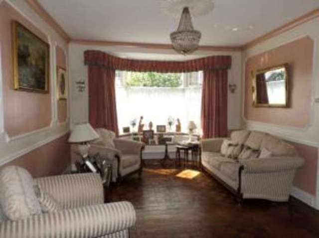  Image of 3 bedroom Terraced house for sale in Oak Hill Gardens Woodford Green IG8 at Woodford Green  Woodford Green, IG8 9DY