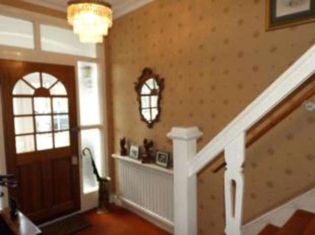  Image of 3 bedroom Terraced house for sale in Oak Hill Gardens Woodford Green IG8 at Woodford Green  Woodford Green, IG8 9DY