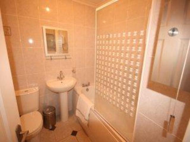  Image of 1 bedroom Studio flat to rent in Woodside Crescent Glasgow G3 at Charing Cross Glasgow Glasgow, G3 7UL