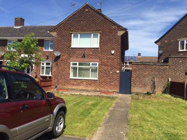  Image of 2 bedroom End of Terrace to rent in Woolsthorpe Crescent Ilkeston DE7 at Woolsthorpe Crescent Kirk Hallam Ilkeston, DE7 4GX