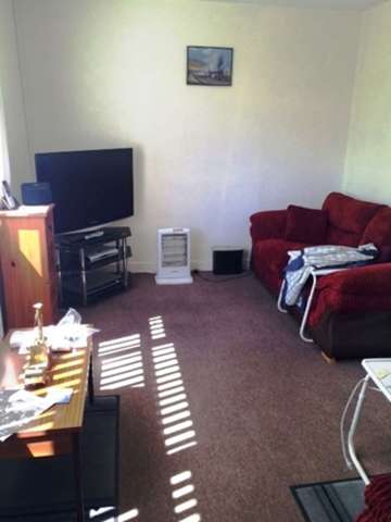 Image of 2 bedroom End of Terrace to rent in Woolsthorpe Crescent Ilkeston DE7 at Woolsthorpe Crescent Kirk Hallam Ilkeston, DE7 4GX