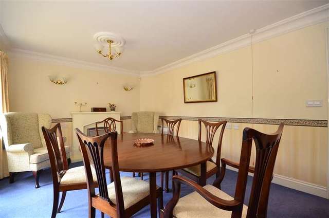  Image of 2 bedroom Flat for sale in Wordsworth Road Worthing BN11 at Worthing West Sussex Worthing, BN11 3JE
