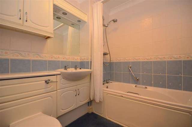  Image of 2 bedroom Flat for sale in Wordsworth Road Worthing BN11 at Worthing West Sussex Worthing, BN11 3JE
