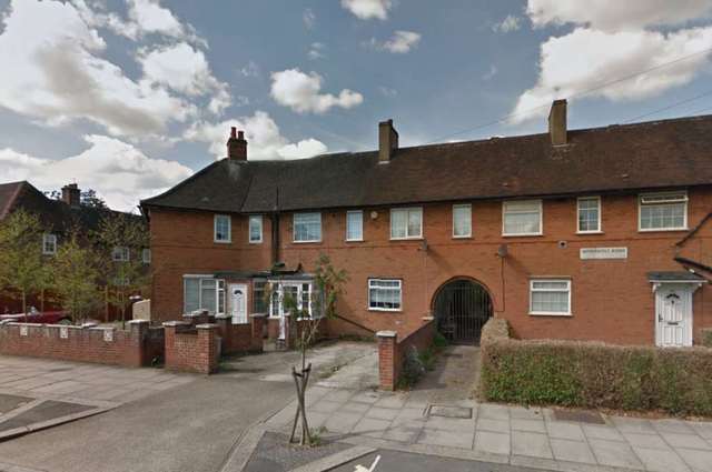  Image of 3 bedroom Terraced house to rent in Wormholt Road London W12 at Wormholt Road Shepherds Bush London, W12 0LR