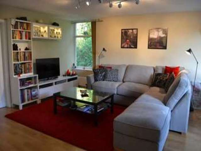  Image of 2 bedroom Apartment to rent in Linkway Crowthorne RG45 at Linkway Crowthorne Crowthorne, RG45 6EU