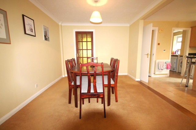  Image of 5 bedroom Detached house to rent in Wychperry Road Haywards Heath RH16 at Haywards Heath, RH16 1HJ