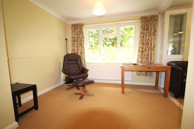  Image of 5 bedroom Detached house to rent in Wychperry Road Haywards Heath RH16 at Haywards Heath, RH16 1HJ