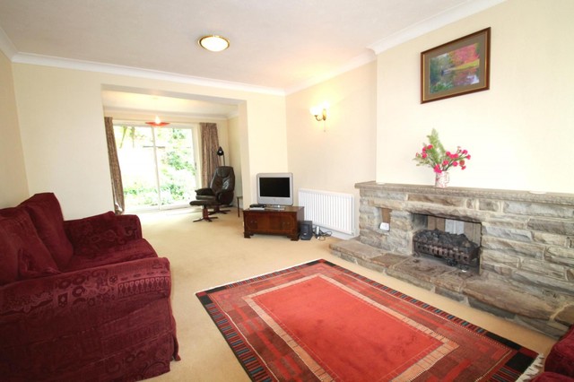  Image of 5 bedroom Detached house to rent in Wychperry Road Haywards Heath RH16 at Haywards Heath, RH16 1HJ