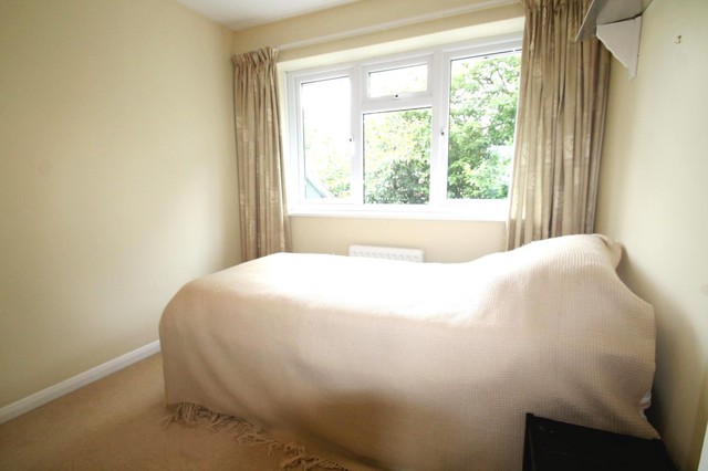  Image of 5 bedroom Detached house to rent in Wychperry Road Haywards Heath RH16 at Haywards Heath, RH16 1HJ
