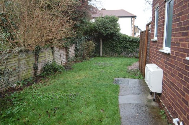  Image of 2 bedroom Property to rent in York Gardens Walton-on-Thames KT12 at York Gardens Walton On Thames Surrey, KT12 3EN